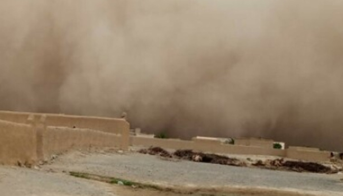 Dust storm wreaks havoc in Ghotki and Kashmore