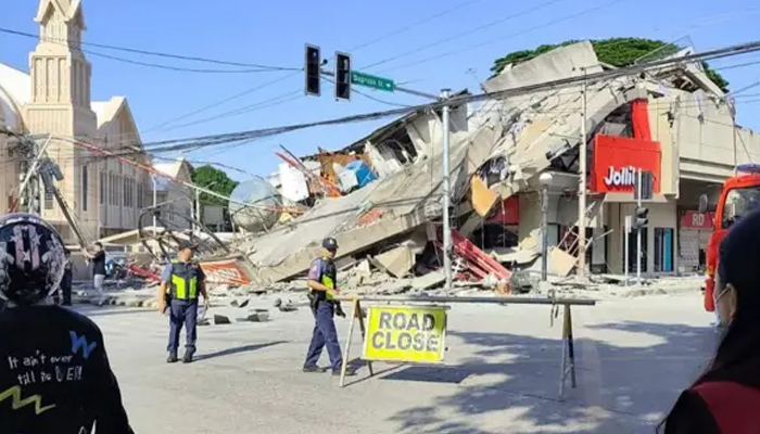 7.8-magnitude earthquake hits Philippine island of Mindanao, killing 15 people, damaging several buildings