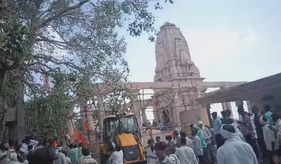 India: 6 killed, several injured in temple roof collapse
