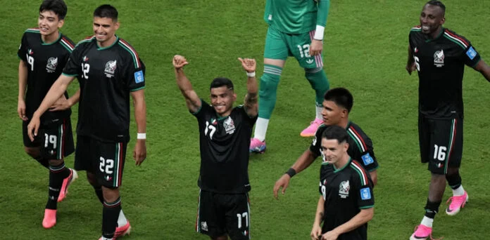 Mexico defeats South Korea to become first team to advance to knockout stage