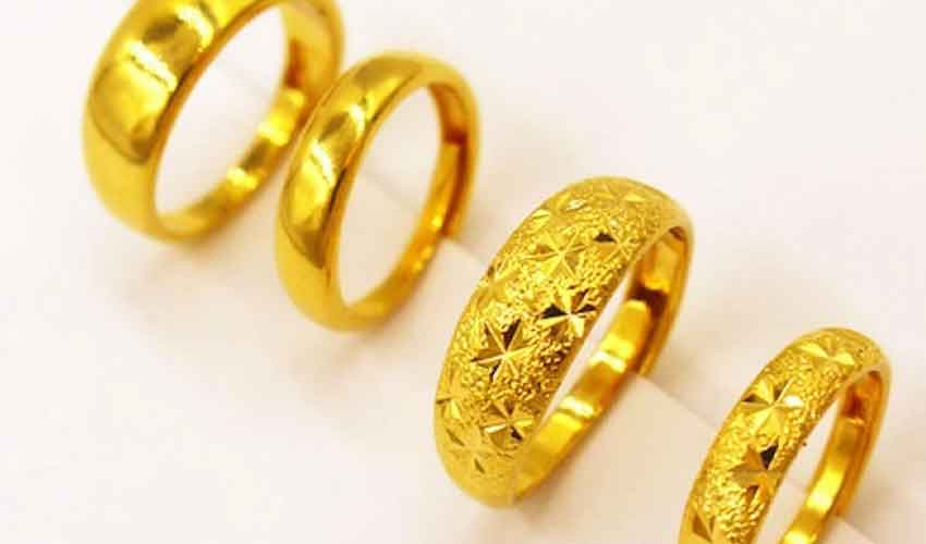 Announcement to gift a gold ring upon the birth of a child in Tamil Nadu