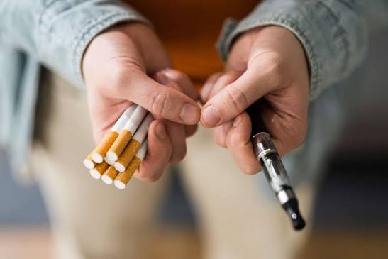 Quitting smoking and switching to vaping can also be dangerous for the eyes: Research