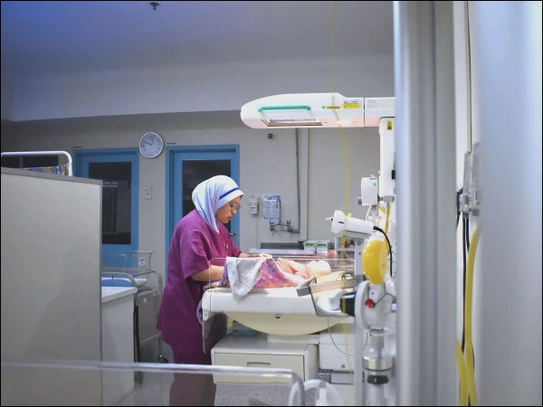 Woman gives birth to four children in five days, doctors were also surprised