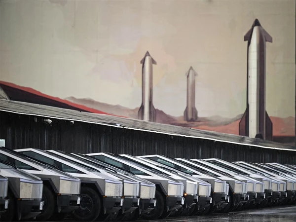 SpaceX plans to lay fuel pipeline for Mars mission