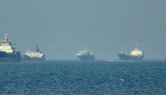 Iran signals intent to target oil and gas shipments