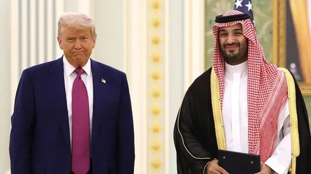 A $1.96 billion defense deal between the US and Saudi Arabia has been approved.