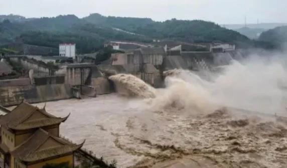 Dam breaks in China, state of emergency declared as floodwaters move towards population