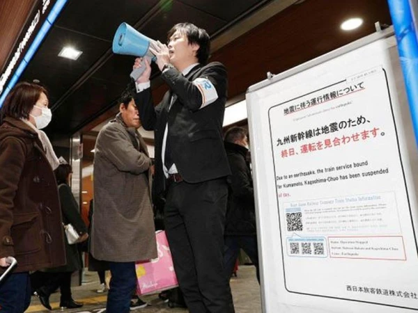 Terrible 7.1 magnitude earthquake hits Japan