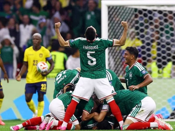 Mexico wins knockout match after 40 years, Ecuador eliminated