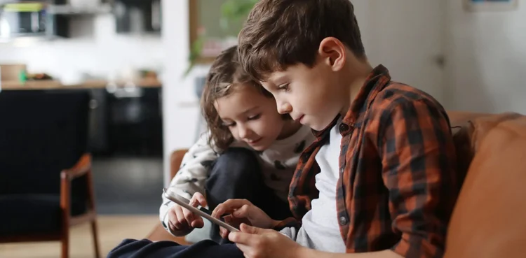 Resolution proposed in Pakistan to ban social media use by children under 16