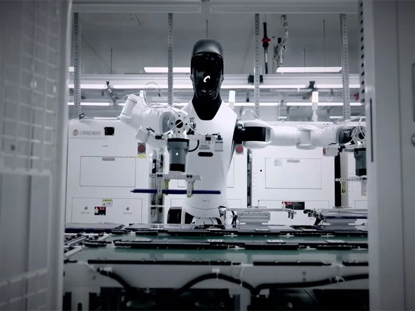 Humanoid robots successfully complete a continuous 6-day shift at a factory