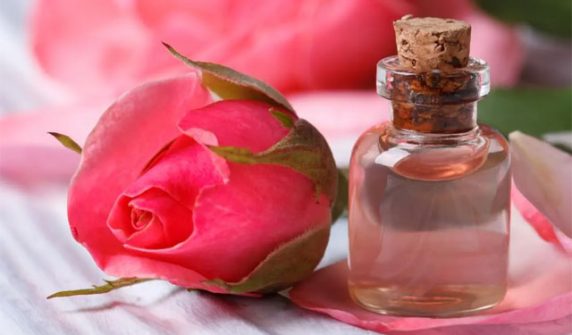 Amazing benefits of rose water
