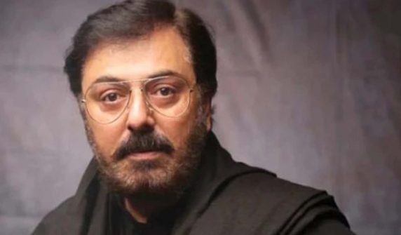 Nauman Ijaz has warned fans against being deceived.