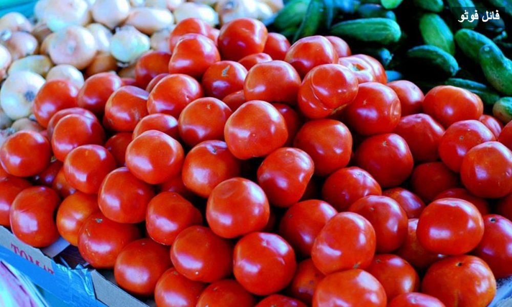 There has been a significant drop in the price of tomatoes per kilogram.