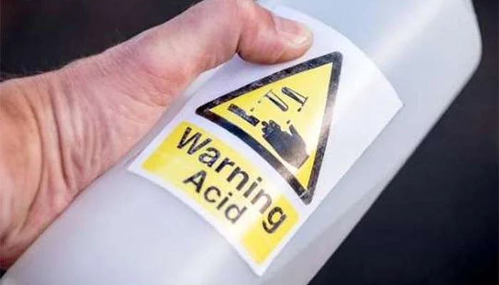 Woman throws acid at man after refusing marriage proposal