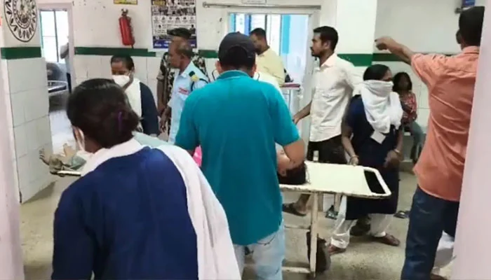 7 killed, several injured in temple stampede