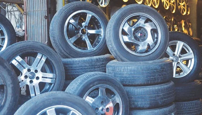 Rims and tires worth 15 million rupees stolen after breaking shop locks