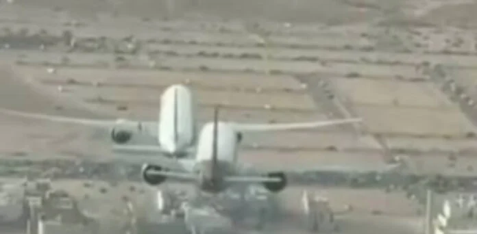 Video of two large passenger planes flying