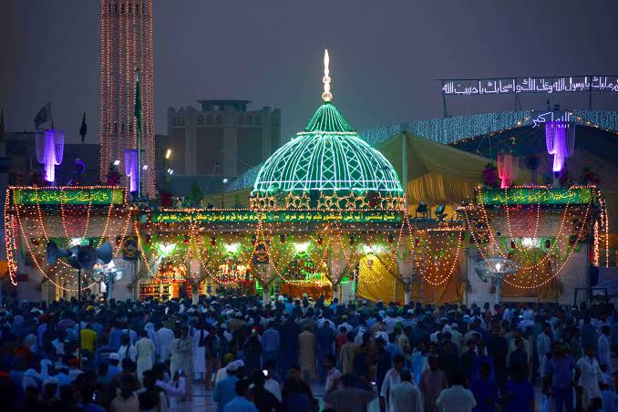 Commencement of the 983rd Urs celebrations of the great Sufi saint Sayyidna Ali Hujwiri (RA).