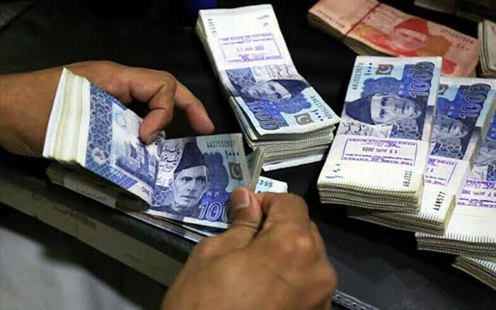 Minimum monthly wage in Sindh set at Rs 43,000