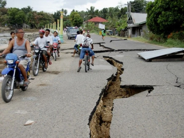 5.8-magnitude earthquake hits the Philippines