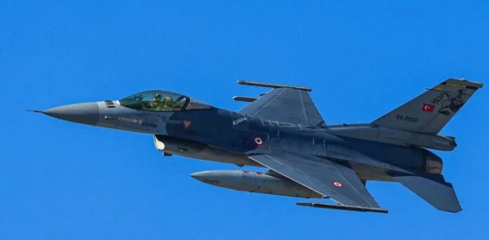 A Turkish Air Force F-16 aircraft crashed and was destroyed.