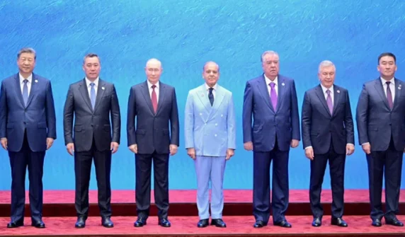 Prime Minister Shehbaz Sharif's informal meetings with world leaders