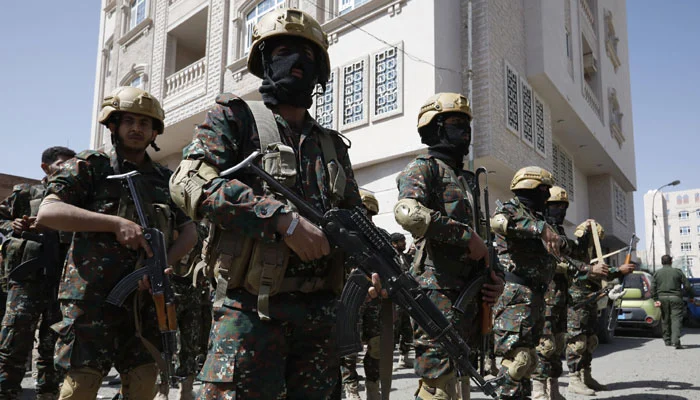 Yemeni forces announce the recapture of Sana'a from the Houthis.