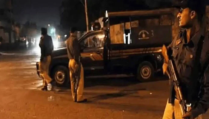Injured robber killed in police firing while attempting to escape