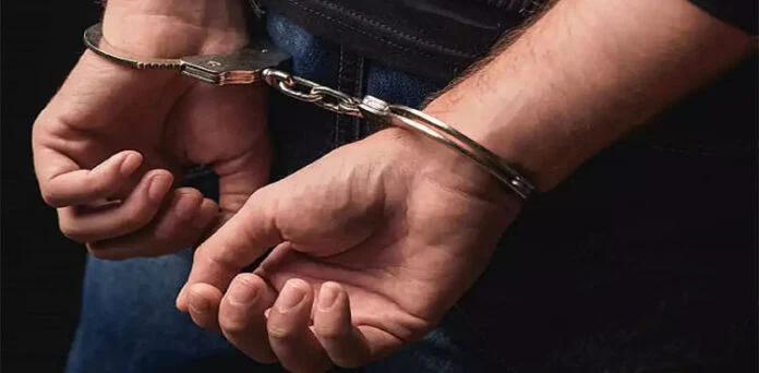 پولیس کا کہنا ہے کہ لڑکی کو اہلخانہ نے تشدد کا نشانہ بنایا۔ Alleged killer arrested after abandoning a girl's body at Ganga Ram Hospital and fleeing