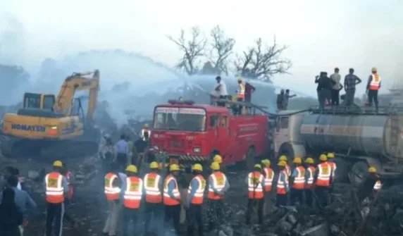 Massive explosion at a firecracker factory in India