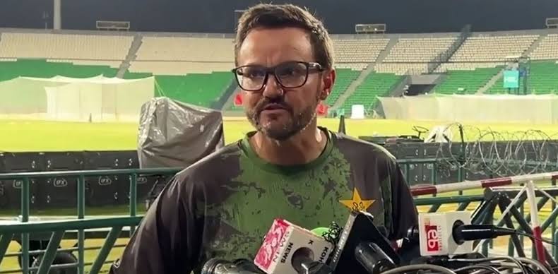 Mike Hesson appointed head coach of the Pakistan Test team.