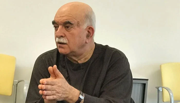 Opposition delegation meets Mahmood Achakzai after talks with the government.
