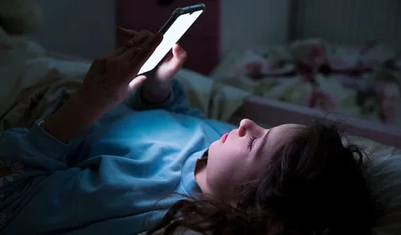 Social media scrolling increases depression