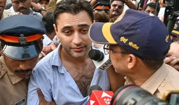 Police order actor Imran Khan to leave India by October 28