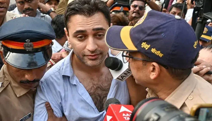 Police order actor Imran Khan to leave India by October 28