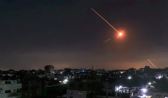 Coalition forces destroyed missiles fired by the Houthi militia at Khamis Mushait and Riyadh.