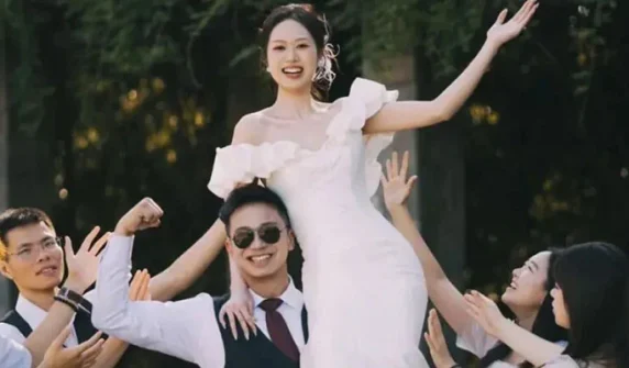 Unique wedding in China