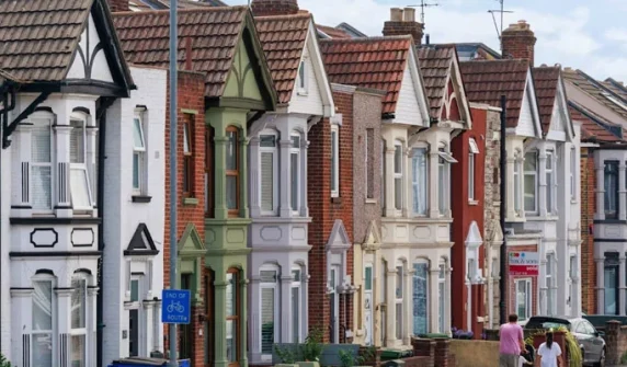 Demand for tracker mortgages rises in Britain