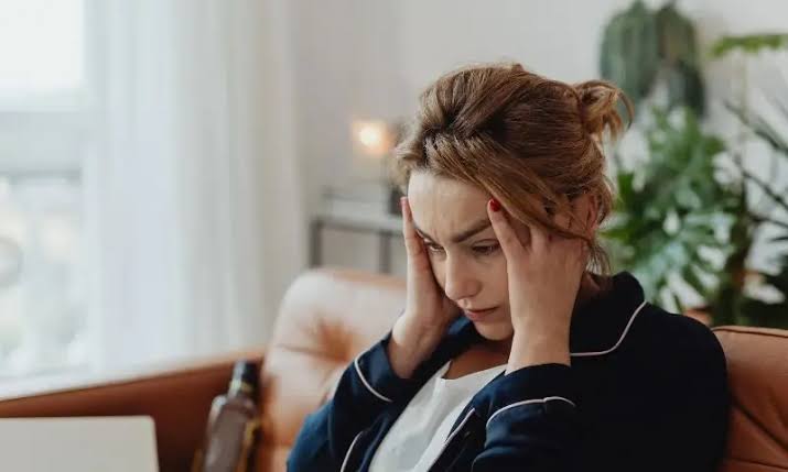What is the difference between a migraine and a common headache?