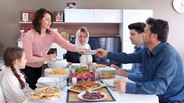 Foods to avoid at breakfast—experts explain the reasons.
