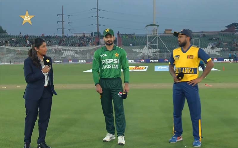 Sri Lanka wins toss, decides to bat against Pakistan.
